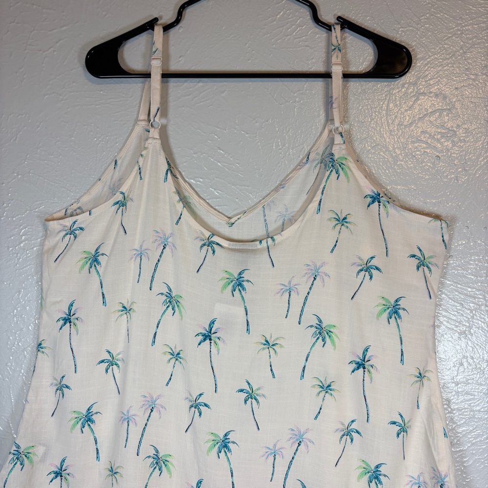 NWT Torrid Ava Pink Palms V Neck Cami Palm Tree Light Pink 1 1X 14-16 - Picture 7 of 10